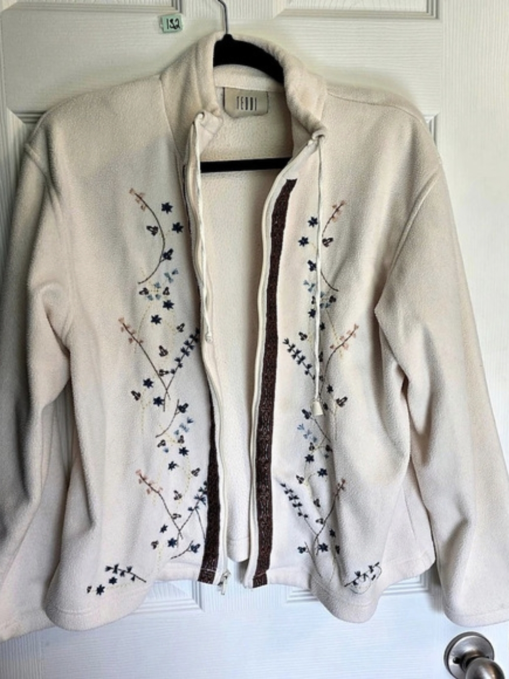 Teddi Women's Embroidered Fleece Jacket in White
